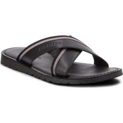 Klapki TOMMY HILFIGER - Casual Leather Cross Sandal FM0FM01531 Black 990. Klapki marki QUECHUA. W wyprzedaży za 179.00 zł.