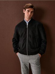 Kurtka bomberka z elastycznym pasem - czarny. Czarne kurtki Sinsay, l, bez wzorów, bez kaptura. Za 99.99 zł.