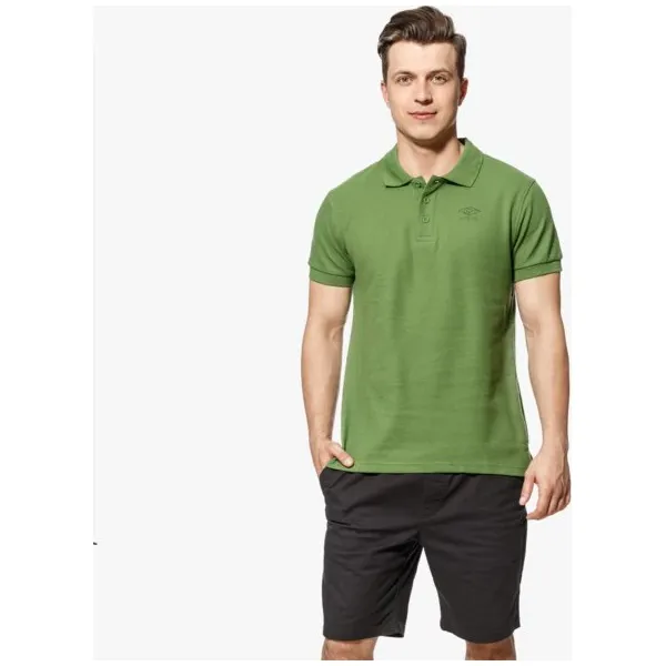 Umbro Polo Diego , zielony, rozmiar M. Zielone koszulki polo sportowe Umbro, m, bez wzorów, z bawełny, bez kołnierzyka, bez ramiączek. W wyprzedaży za 79.99 zł.