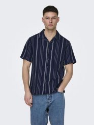 ONLY & SONS Koszula w kolorze granatowym rozmiar: S. Niebieskie koszule Only & Sons, s, bez wzorów, z bawełny, bez kołnierzyka, bez ramiączek. Za 53.04 zł.