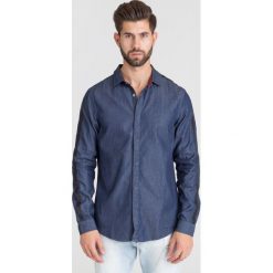 GRANATOWA KOSZULA JEANSOWA ARMANI EXCHANGE. Niebieskie koszule Armani Exchange, l, bez wzorów, z jeansu, bez kołnierzyka, bez ramiączek. Za 235.00 zł.