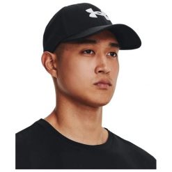 Czapka Under Armour UA Blitzing, Mężczyźni. Białe czapki z daszkiem Under Armour, bez wzorów, z materiału. Za 74.99 zł.