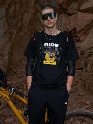 4F T-shirt relaxed z nadrukiem męski - czarny XL. Czarne t-shirty 4F, m, bez wzorów, z bawełny, bez kołnierzyka, bez ramiączek. Za 79.99 zł.