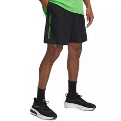 Spodenki Męskie Under Armour Treningowe Sportowe. Czarne krótkie spodenki sportowe Under Armour, m, bez wzorów, z materiału. Za 153.95 zł.