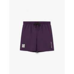 MANTO spodenki treningowe PULSE ciemnofioletowe. Fioletowe krótkie spodenki sportowe Manto, bez wzorów. W wyprzedaży za 95.00 zł.