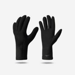 Rękawiczki nurkowe Tribord Essential z neoprenu 2 mm. Czarne rękawiczki Decathlon, bez wzorów, z kauczuku. Za 69.99 zł.