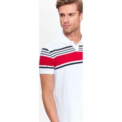 T-SHIRT POLO MĘSKI Z PANELEM W PASKI. Koszulki polo marki TOP SECRET. W wyprzedaży za 29.99 zł.