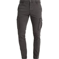 Napapijri MOTO WINT Bojówki dark grey solid. Joggery i bojówki marki Napapijri. Za 519.00 zł.