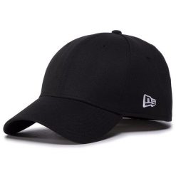 Czapka z daszkiem New Era. Czarne czapki z daszkiem New Era, bez wzorów. Za 99.99 zł.