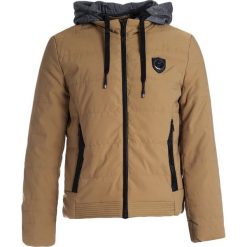 Beżowa Kurtka Covina. Brązowe kurtki Born2be, na jesień, l, bez wzorów, z materiału, bez kaptura. Za 149.99 zł.