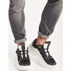 SNEAKERSY ARMANI EXCHANGE. Białe buty sportowe casual Armani Exchange, z aplikacjami, ze skóry ekologicznej, bez zapięcia. Za 919.00 zł.