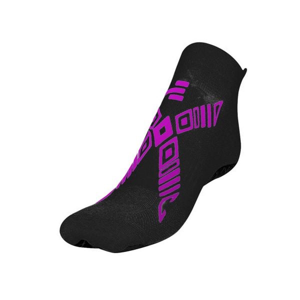 Skarpety techniczne basenowe klasyczne dla dorosłych, czarnym ze fuksji. Czarne skarpety R-EVENGE, bez wzorów, z lycry. Za 118.89 zł.