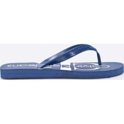 Calvin Klein Jeans - Japonki. Japonki marki Calvin Klein Jeans. W wyprzedaży za 89.90 zł.