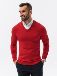 Sweter męski z białym kołnierzykiem - czerwony V4. Czerwone swetry nierozpinane Ombre Clothing, l, bez wzorów, z bawełny, bez kołnierzyka, bez ramiączek. W wyprzedaży za 69.99 zł.