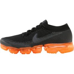 Nike Performance VAPORMAX FLYKNIT Obuwie do biegania treningowe anthracite/black/rush orange. Buty treningowe marki Nike Performance, z materiału. Za 879.00 zł.