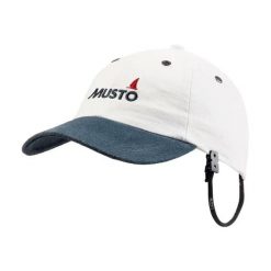 Czapka z daszkiem Musto Evolution Original Crew. Białe czapki z daszkiem Musto, bez wzorów. Za 197.50 zł.