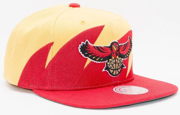 Mitchell & Ness NBA HWC Atlanta Hawks czapka snapback dwukolorowa. Żółte czapki z daszkiem Mitchell & Ness, bez wzorów, z bawełny. Za 177.99 zł.