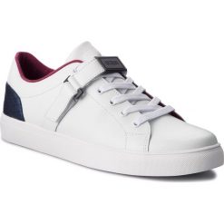 Sneakersy GUESS - FMLUB4 LEA12 WHIDE. Buty sportowe casual marki Guess. W wyprzedaży za 279.00 zł.