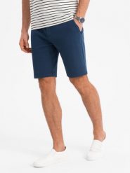 Szorty męskie SLIM FIT ze strukturalnej dzianiny – granatowe V1. Niebieskie szorty Ombre Clothing, m, bez wzorów, z bawełny, klasyczne. W wyprzedaży za 109.99 zł.