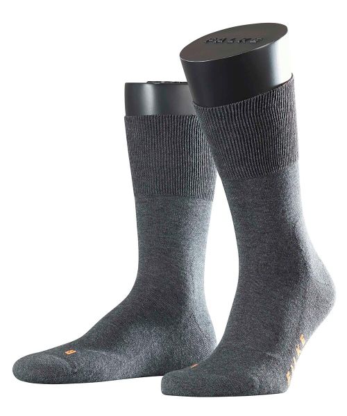 Skarpety Falke Run. Szare skarpety Falke, bez wzorów, z bawełny. Za 119.50 zł.