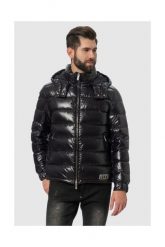 VALENTINO GARAVANI Czarna kurtka puchowa męska z kapturem. Czarne kurtki Valentino Garavani, m, z aplikacjami, z puchu, z kapturem. W wyprzedaży za 4,469.99 zł.