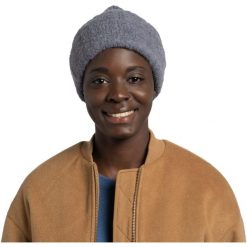 Czapka zimowa BUFF Knitted Beanie Kyre Lead we wzory. Niebieskie czapki zimowe Buff, bez wzorów. W wyprzedaży za 164.93 zł.
