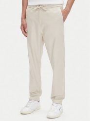 Mustang Spodnie materiałowe Milano 1016330 Biały Tapered Fit. Białe spodnie materiałowe Mustang, m, bez wzorów, z bawełny. Za 279.99 zł.