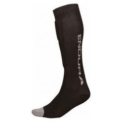 Endura SingleTrack skarpetki ochronne na goleń. Czarne skarpety ENDURA, bez wzorów. Za 485.95 zł.
