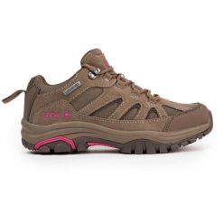 Buty górskie TIMPA LOW Mount-Tex – oddychające i amortyzowane, idealne na przygo. Brązowe buty trekkingowe Izas, bez wzorów, z meshu, bez zapięcia. Za 313.00 zł.