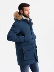 Długa ocieplana męska kurtka parka z rozpinanym dołem – granatowa V5 OM-JALJ-0184 - XXL. Niebieskie kurtki Ombre Clothing, l, z aplikacjami, z gumy. W wyprzedaży za 309.99 zł.