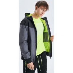 Kurtka z kolekcji Futuristic Youth - Czarny. Kurtki marki Cropp. Za 149.99 zł.