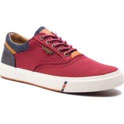 Tenisówki WRANGLER - Icon Board WM91120A Burgundy 090. Trampki marki Wrangler. W wyprzedaży za 189.00 zł.