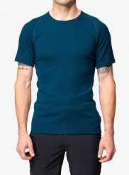 Koszulka termoaktywna Devold Lauparen Merino 190 Base Tee. Niebieskie bielizna termoaktywna Devold, l, bez wzorów, z dzianiny, bez ramiączek, trekkingowe. Za 274.99 zł.