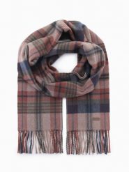 Szalik męski w szkocką kratę z frędzlami – brązowo-ceglasty V2 OM-ACSF-0113 - uniwersalny. Brązowe szaliki Ombre Clothing, bez wzorów, z materiału. Za 47.99 zł.