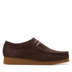 Półbuty Clarks. Brązowe eleganckie półbuty Clarks, bez wzorów, bez obcasa, bez zapięcia. Za 339.99 zł.