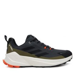 Trekkingi adidas. Szare buty trekkingowe Adidas, bez wzorów, z gore-texu, bez zapięcia. Za 399.99 zł.