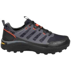 Buty trekkingowe Chiruca Cenote 08. Szare buty turystyczne Chiruca, bez wzorów, z gore-texu, bez zapięcia, trekkingowe, gore-tex. Za 710.55 zł.