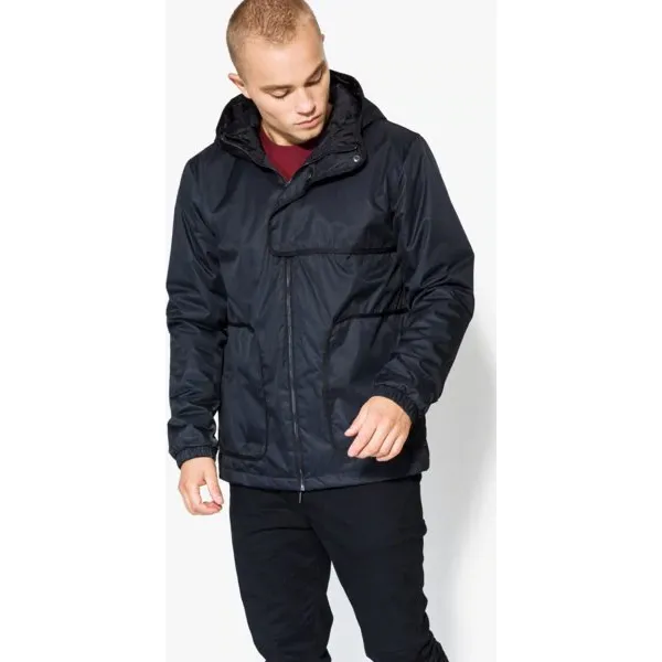 Confront Kurtka Corbin , czarny, rozmiar L. Czarne kurtki Confront, na zimę, l, bez wzorów, z materiału, bez kaptura. W wyprzedaży za 149.99 zł.