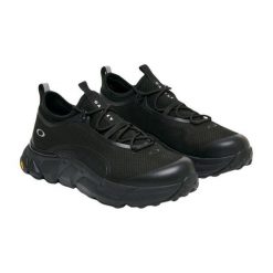 Oakley Buty Light Shield Fof100587-02Y. Czarne buty sportowe casual Oakley, bez wzorów, bez zapięcia. Za 577.99 zł.