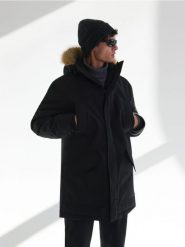 Kurtka parka - czarny. Czarne kurtki Sinsay, l, bez wzorów, bez kaptura. W wyprzedaży za 89.99 zł.