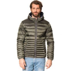 Kurtka puchowa w kolorze khaki. Kurtki marki CMP Men. W wyprzedaży za 279.95 zł.
