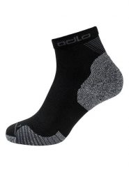 Odlo Skarpety "Ceramicool" w kolorze czarnym do biegania rozmiar: 39-41. Czarne skarpety ODLO, bez wzorów, z materiału. Za 56.99 zł.