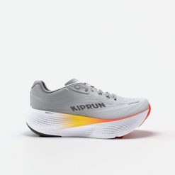 Buty do biegania męskie Kiprun Kipride Max. Brązowe buty do biegania KIPRUN, bez wzorów, bez zapięcia, do biegania. Za 669.99 zł.