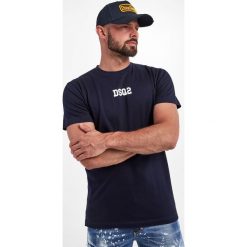 T-shirt DSQUARED2. Białe t-shirty Dsquared2, m, bez wzorów, bez kołnierzyka, bez ramiączek. W wyprzedaży za 797.40 zł.