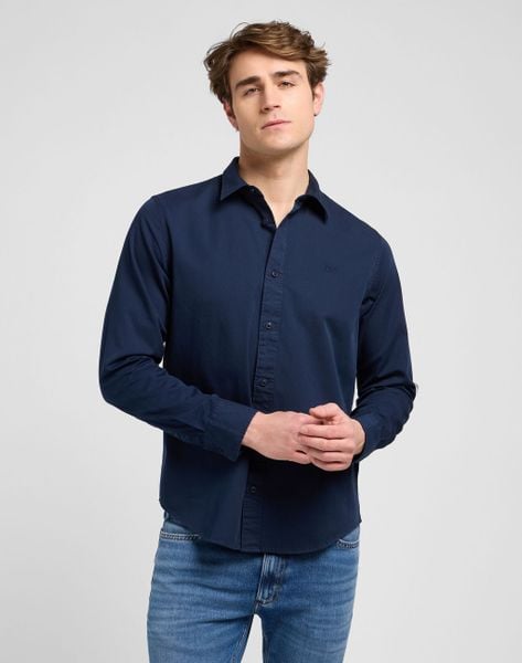 MESKA KOSZULA LEE PATCH SHIRT RIVET NAVY 112370547. Niebieskie koszule Lee, m, bez wzorów, bez kołnierzyka, bez ramiączek. Za 169.99 zł.