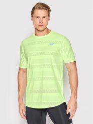 New Balance Koszulka techniczna Speed MT13277 Zielony Athletic Fit. Zielone t-shirty sportowe New Balance, bez wzorów, z syntetyku, bez ramiączek, na fitness i siłownię. Za 189.99 zł.