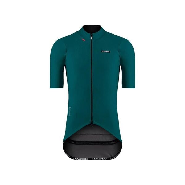 Kurtka przeciwwiatrowa Etxeondo Dena Gore-Tex. Zielone kurtki ETXEONDO, na jesień, m, bez wzorów, z gore-texu, bez kaptura. Za 938.10 zł.