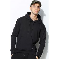 Grafitowa Bluza Hyped. Szare bluzy marki Born2be, z bawełny. Za 129.99 zł.