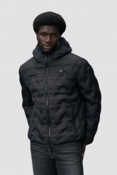 BLAUER Czarna kurtka męska Pier Short Jackets. Czarne kurtki Blauer USA, l, bez wzorów, z poliamidu, z kapturem. W wyprzedaży za 809.99 zł.