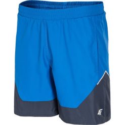Spodenki męskie SKMF004 - niebieski ciemny. Krótkie spodenki sportowe marki 4F. W wyprzedaży za 79.99 zł.